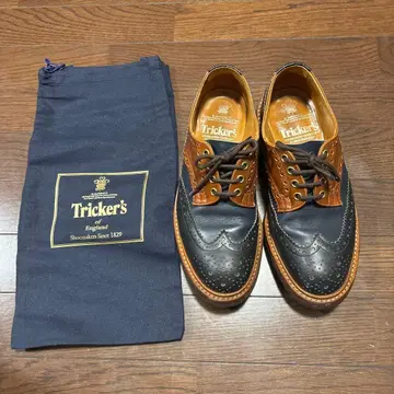 Tricker's 가죽 신발 블랙/브라운 수납 봉투 포함