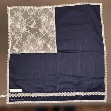 CLASSICS the SMALL LUXURY 손수건 네이비