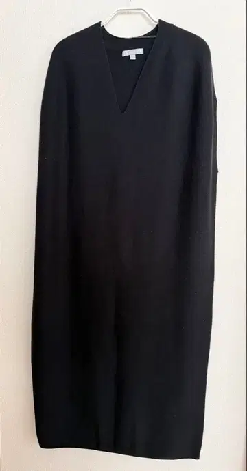 유니클로 마메쿠로 콜라보 슬리브리스 V넥 롱 원피스 L