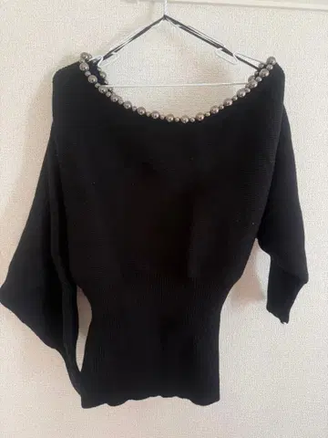 ZARA 오프숄더 블랙 니트