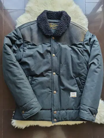 Calee 보아 옷깃 블랙 자켓