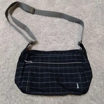 이스트 보이 네이비 블루 체크 무늬 숄더백