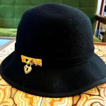 [레어] 빈티지 레트로 모스키노 하트 참 보울러햇 모자 구제 의류