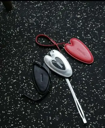 LOW CLASSIC HEART SEOUL KEY-RING 블랙