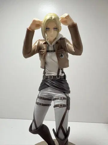 진격의 거인 제일복권 애니 레온하트 피규어