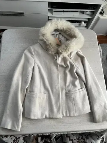 LAISSE PASSE 라이트 그레이 숏코트