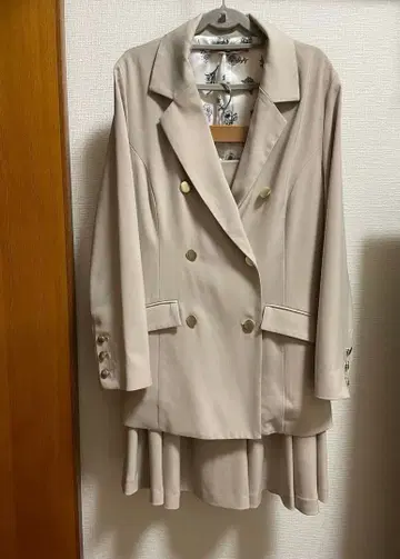 Maison de FLEUR 더블 브레스트 자켓 스커트 셋업