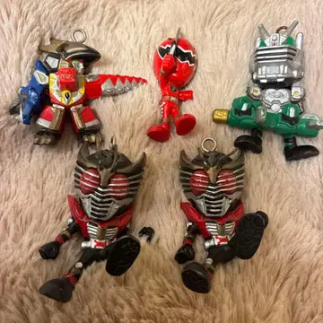 가면라이더 드래건나이트, 전대 피규어 5체 세트 스트랩 포함