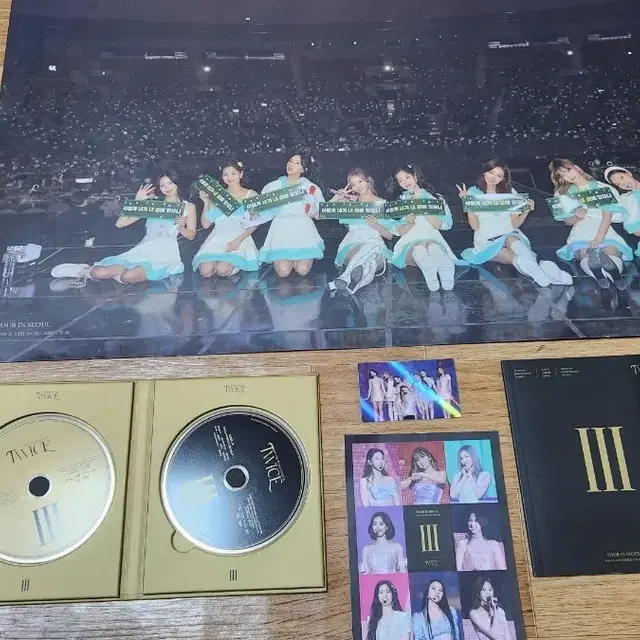 트와이스 4TH WORLD TOUR  III 앨범 풀세트 포스터 포함