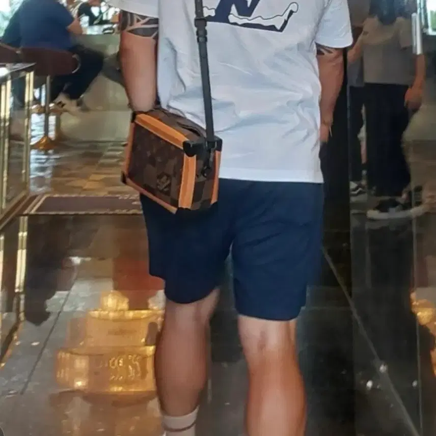 루이비통 니고 콜라보 소프트크렁크 쿨240 사진 2