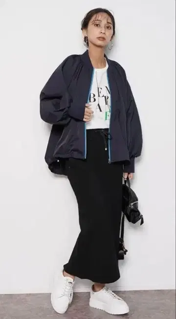 새상품 야마다야 스콧 클럽 노카라 미들 기장 개더 블루종