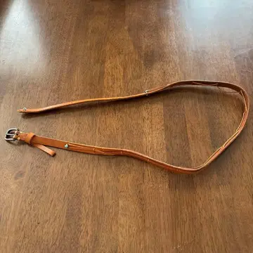 브라운 가죽 벨트 심플한 디자인