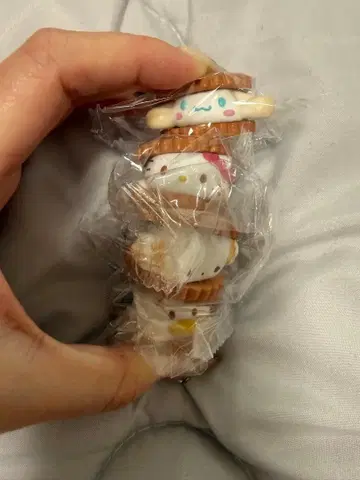 산리오 스모어 피규어 시나몬 키티 코기뮨 페클