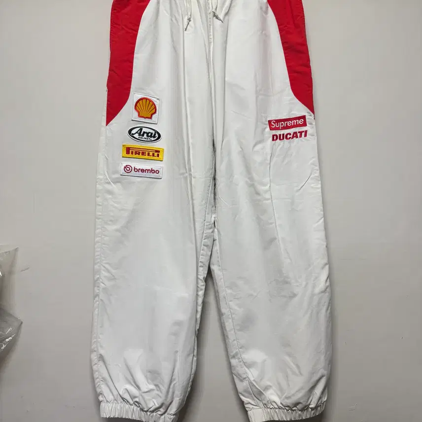 シュプリーム Xドゥカティトラックパンツコラボ販売ホワイトLサイズ Supreme