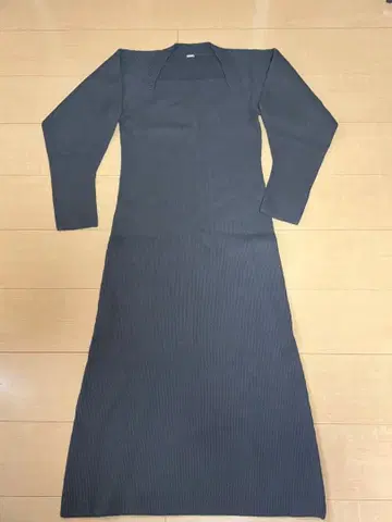 Mila Owen (밀라 오웬) 소매 볼륨 아제 니트 원피스