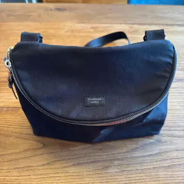 스탠다드서플라이 펠리칸 숄더 블랙