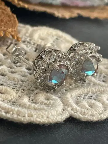 로즈컷 사파이어 귀걸이