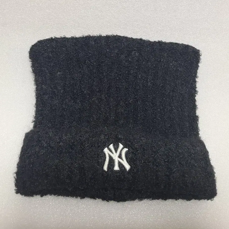 MLB MLB Plush Meow Beanie NY (Black) on Bunjang Global Site.