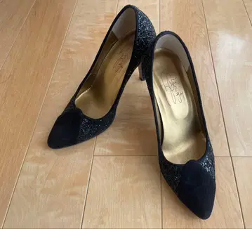 스콧 클럽 계열 블랙 스웨이드 글리터 하이힐 36