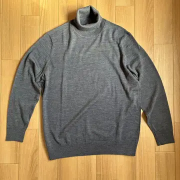 유니클로 메리노울 하이넥 그레이
