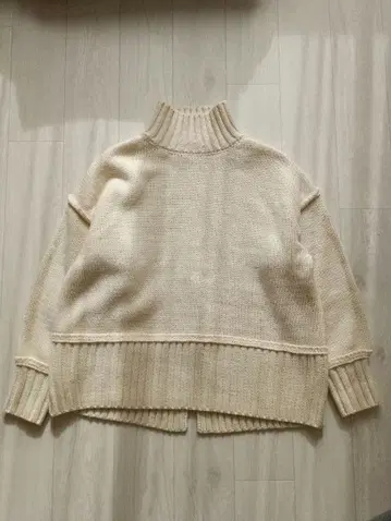 프릭스스토어 하이넥 스웨터 오버 사이즈 니트