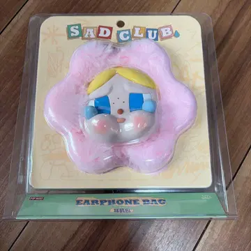 POPMART CRYBABY 크라이베이비 이어폰 케이스 꽃