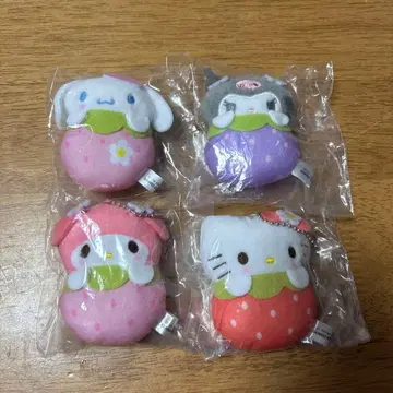 딸기 싸개 마스코트 마이멜로디 쿠로미 시나모롤 키티 4종 세트