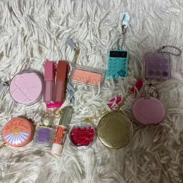 롬앤과 캔메이크 가챠 12개