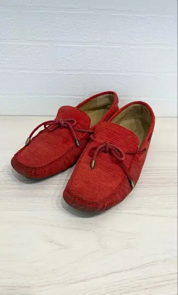 ROSSO ARTIGIANO 레드 모카신 신발