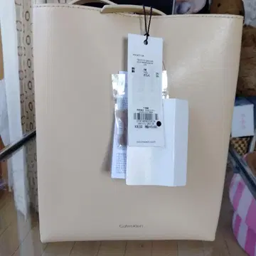 캘빈 클라인 베이지 가죽 토트백