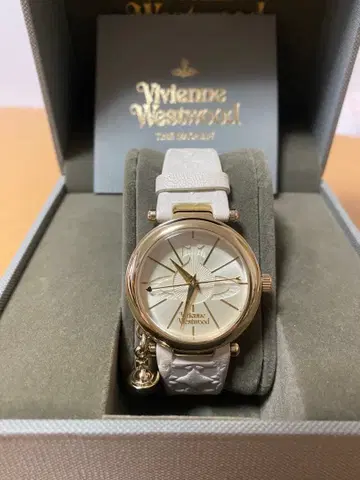 비비안 웨스트우드 손목시계