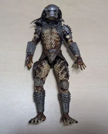 NECA 스카웃 프레데터 7인치 피규어