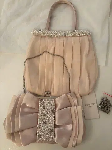 [컨디션 최상] 저스길리티/펄 장식 베이지 플리츠 파티 백