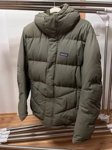 Patagonia 후드 부착 다운 자켓 올리브 그린
