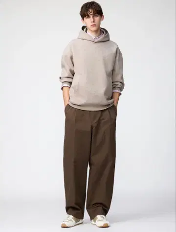 UNIQRO : C 유니클로 배럴 팬츠 브라운 XL