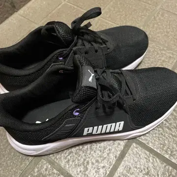 PUMA 블랙 스니커즈 SOFTFOAM+