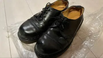 닥터마틴 영국제 클레이지 봄 3홀 신발 UK8