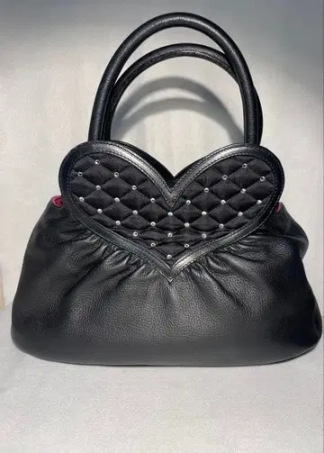 UNO KANDA 하트형 블랙 가죽 핸드백