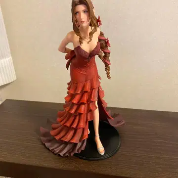 FFVII 리메이크 STATIC ARTS 에어리스 피규어