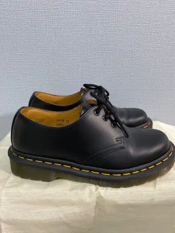 닥터마틴 3홀 신발 23.0cm