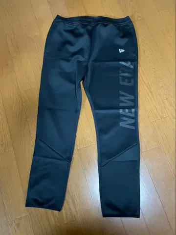 NEW ERA 맨투맨 저지