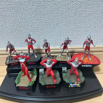 울트라맨 시리즈 괴수 명감 8체 세트