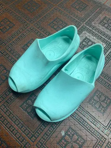 그라운즈 스니커즈 슬립온