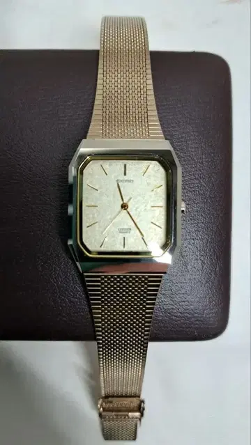 [ 가격 대폭 인하 ] CITIZEN EXCEED 엑시드 쿼츠 골드