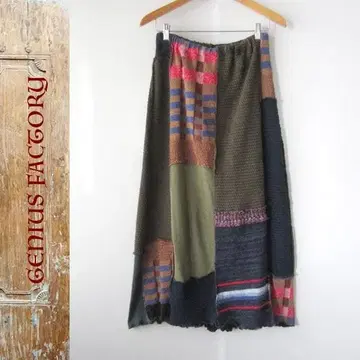 새상품급 GENIUS FACTORY 패치워크 두꺼운 원단 니트 스커트 M