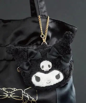 메종 드 플뢰르 산리오 콜라보 쿠로미 페이스 파우치 참