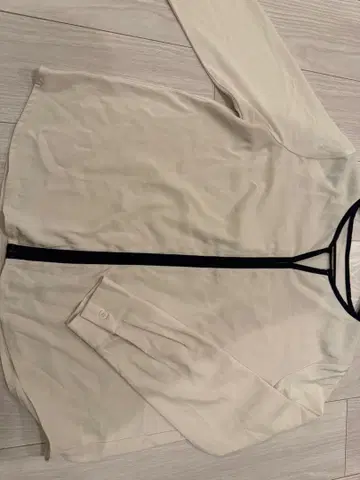 미사용 Pierrot 긴팔 블라우스