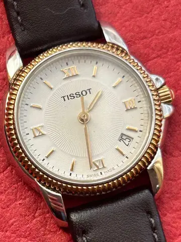TISSOT 티쏘 쿼츠 손목시계 실버/골드 벨트 새상품