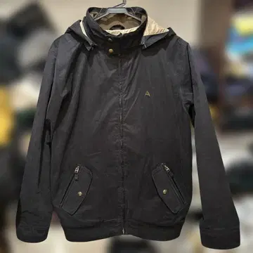 버튼 마운틴 자켓 블랙