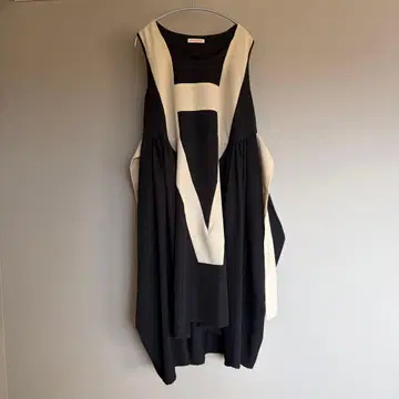 HENRIK VIBSKOV 헨릭 드레스